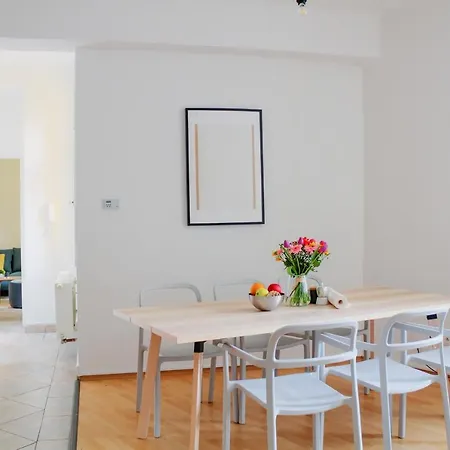 Apartment Large & Bright Wenceslas Square #01 Prag